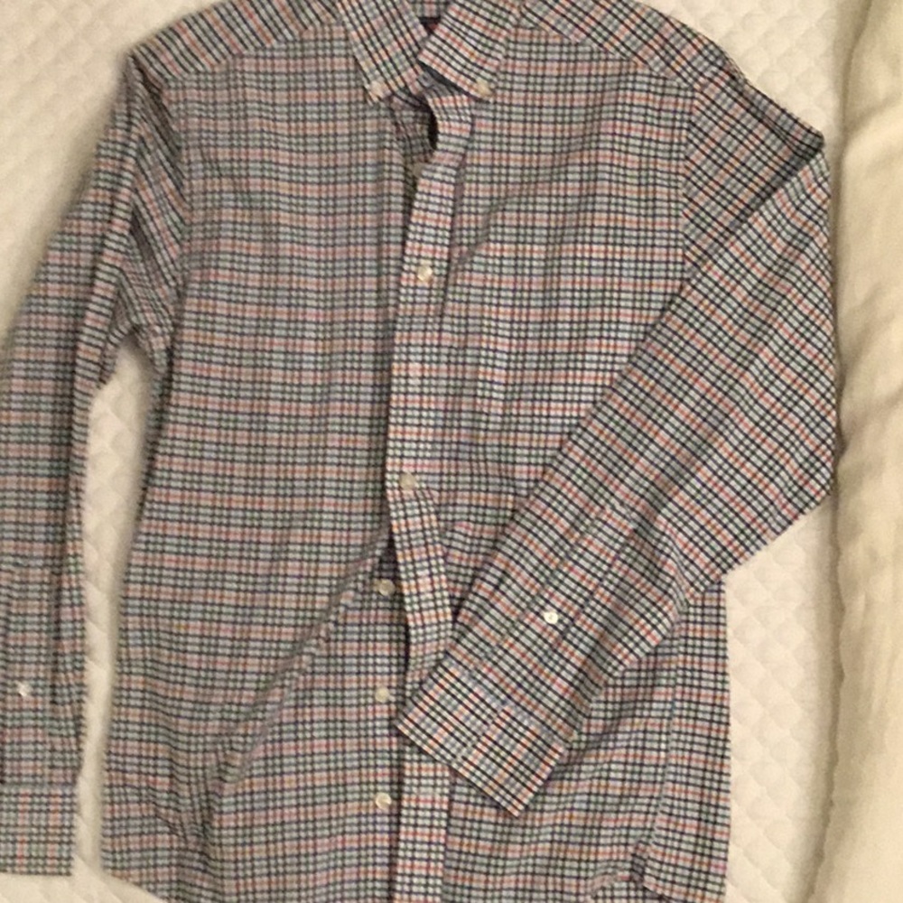 Vineyard Vines men’s casual button down shirt